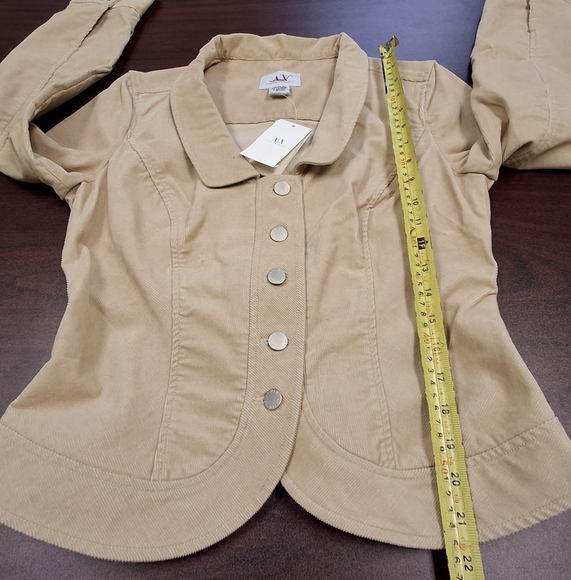 Coat - Picture 8 of 8